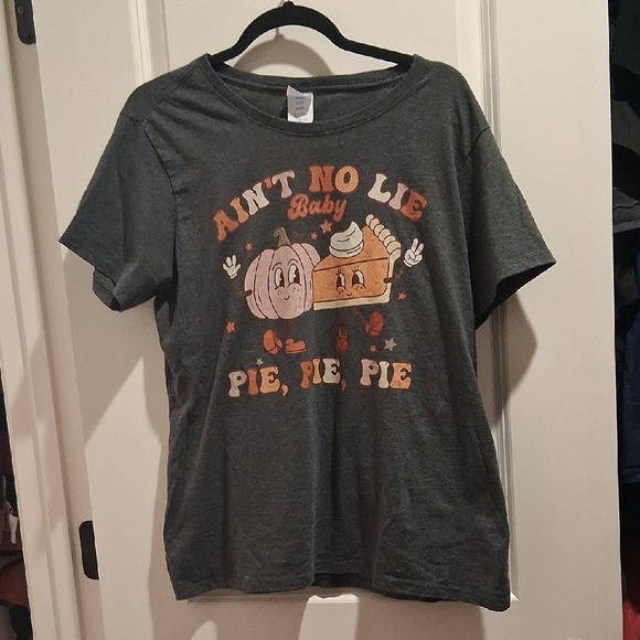 Port and Company Tops - Port and Company Gray Thanksgiving 'Ain't No Lie Baby Pie, Pie, Pie' Graphic Tee